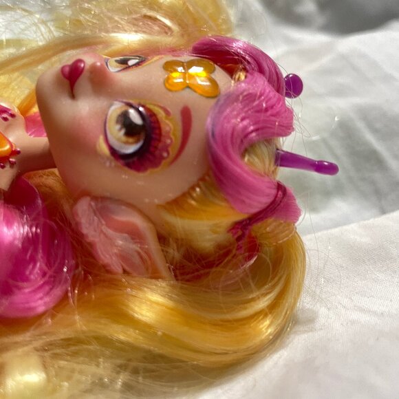 Magic Mixies Pixlings Flitta The Butterfly Fashion Doll Articulated Arm No Shoes - Picture 10 of 16